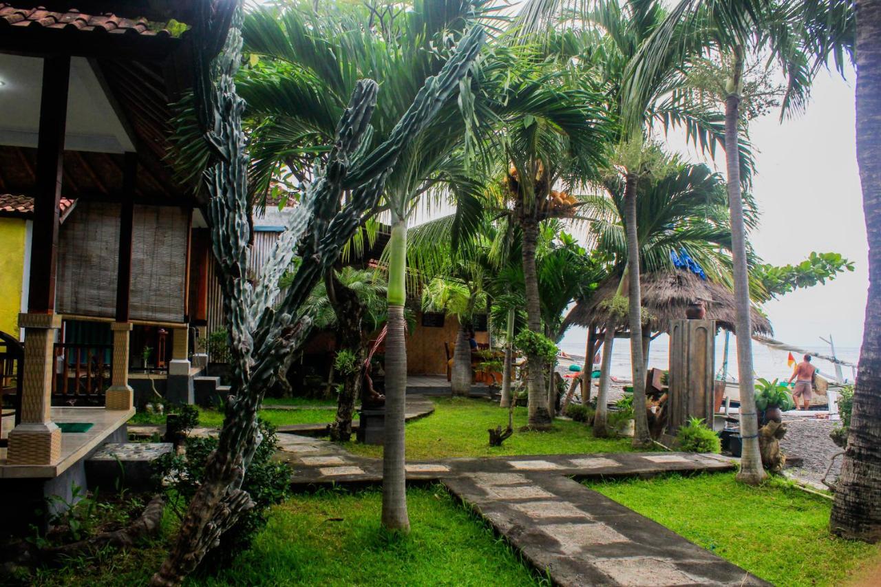 Coconut Beach Bungalows & Warung Αμέντ Εξωτερικό φωτογραφία