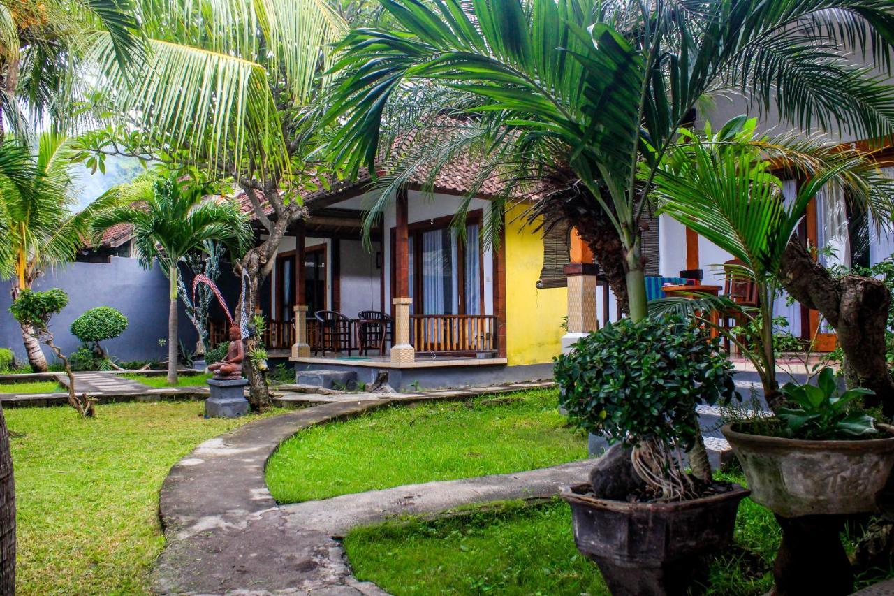Coconut Beach Bungalows & Warung Αμέντ Εξωτερικό φωτογραφία