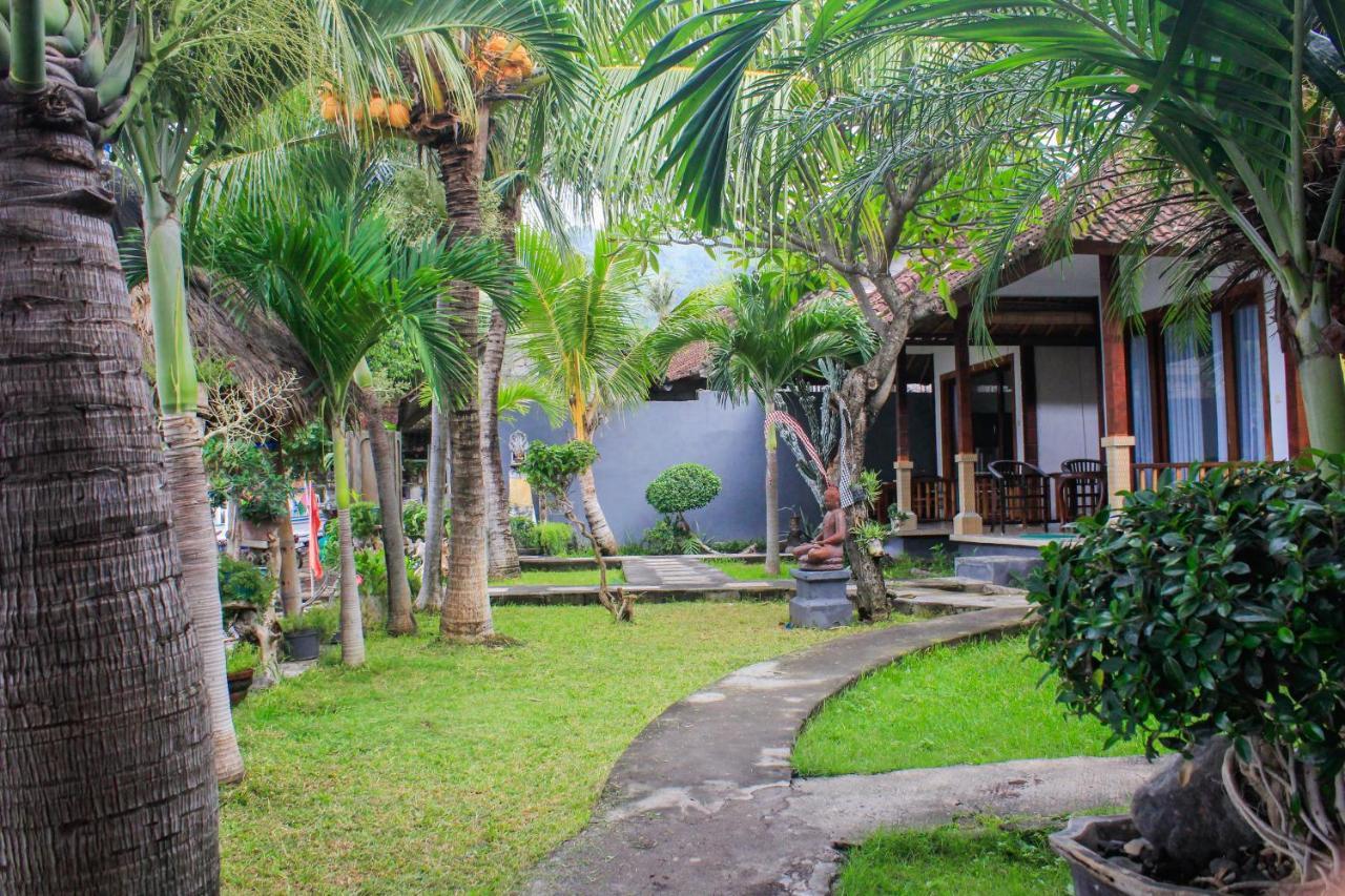 Coconut Beach Bungalows & Warung Αμέντ Εξωτερικό φωτογραφία