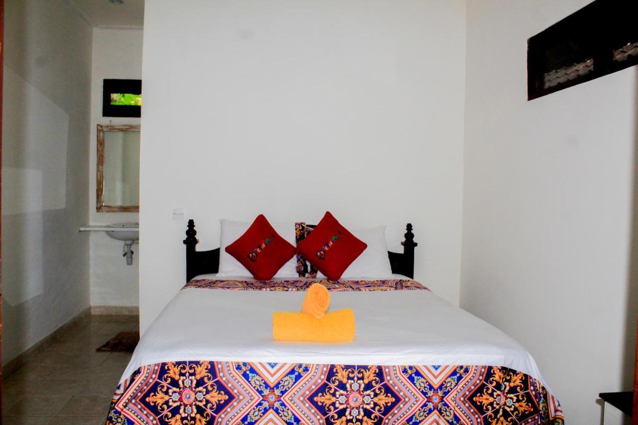 Coconut Beach Bungalows & Warung Αμέντ Εξωτερικό φωτογραφία