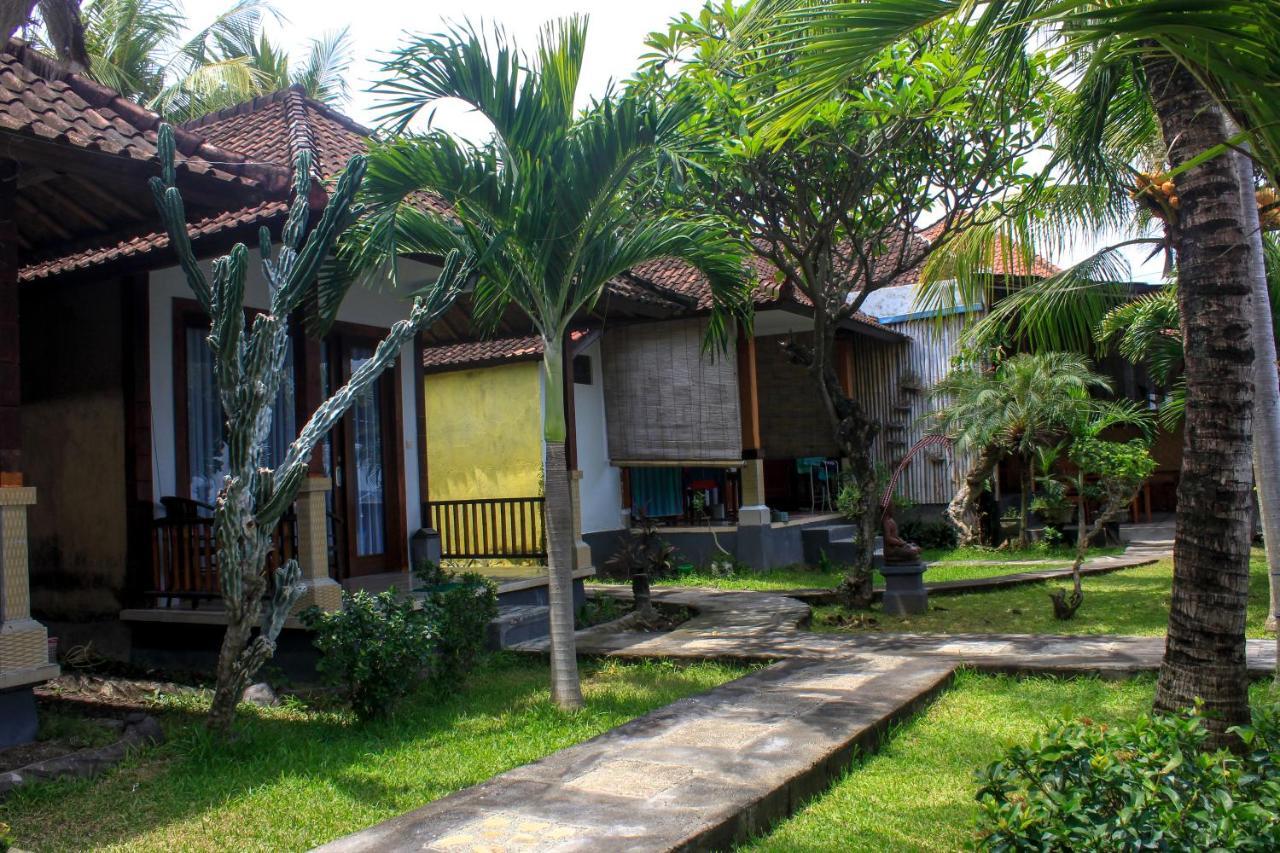 Coconut Beach Bungalows & Warung Αμέντ Εξωτερικό φωτογραφία