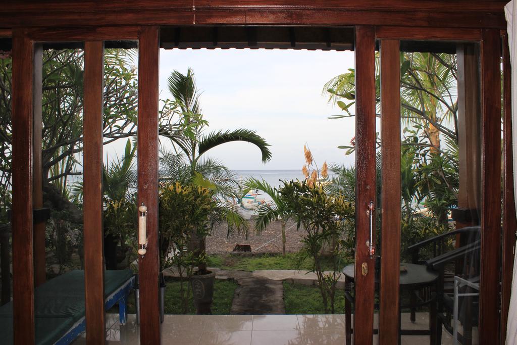 Coconut Beach Bungalows & Warung Αμέντ Εξωτερικό φωτογραφία