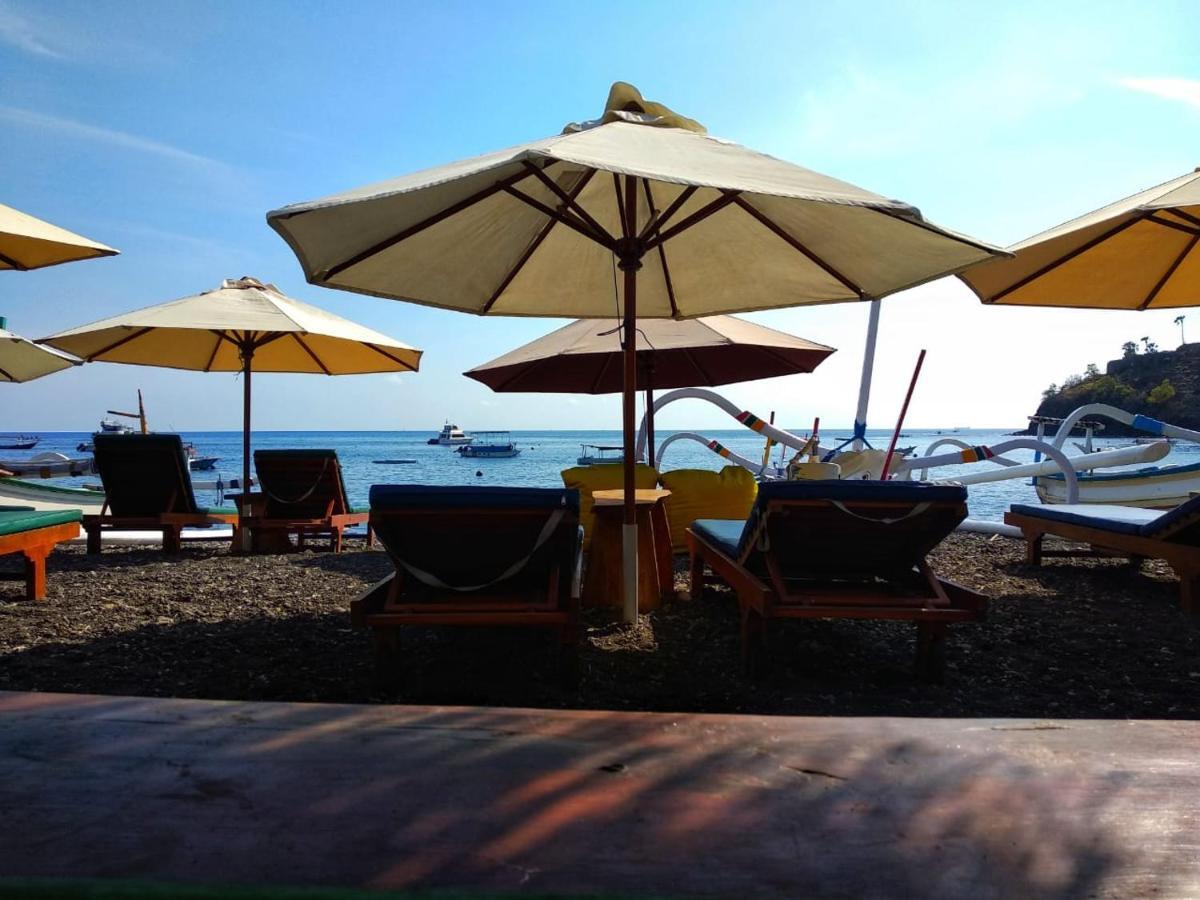 Coconut Beach Bungalows & Warung Αμέντ Εξωτερικό φωτογραφία